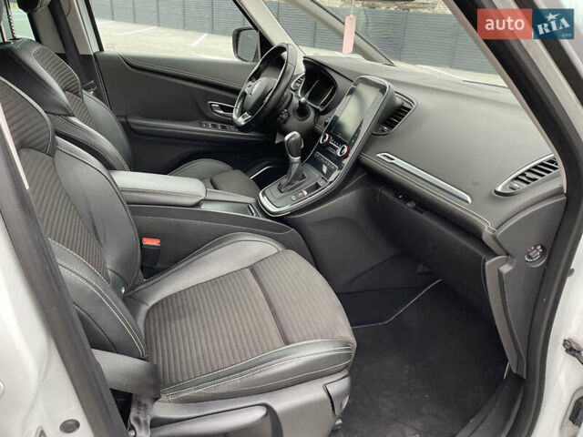 Белый Рено Гранд Сценик, объемом двигателя 1.6 л и пробегом 216 тыс. км за 16000 $, фото 24 на Automoto.ua