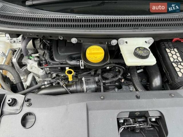 Белый Рено Гранд Сценик, объемом двигателя 1.6 л и пробегом 232 тыс. км за 14300 $, фото 23 на Automoto.ua