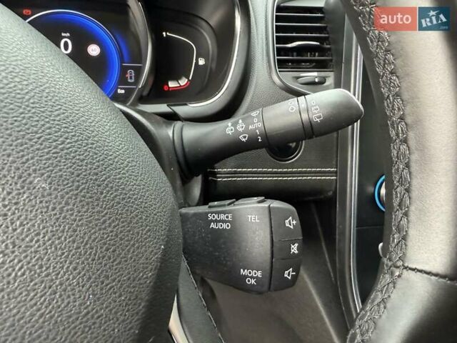 Белый Рено Гранд Сценик, объемом двигателя 1.6 л и пробегом 232 тыс. км за 14300 $, фото 38 на Automoto.ua