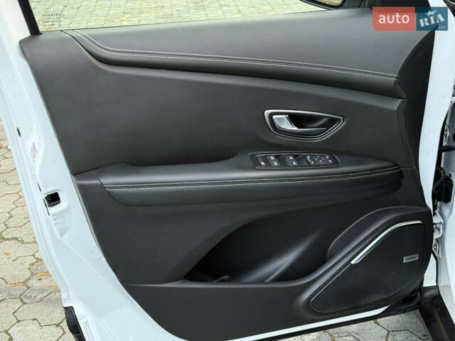 Белый Рено Гранд Сценик, объемом двигателя 1.6 л и пробегом 218 тыс. км за 15300 $, фото 22 на Automoto.ua