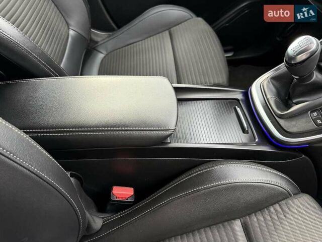 Белый Рено Гранд Сценик, объемом двигателя 1.6 л и пробегом 232 тыс. км за 14300 $, фото 83 на Automoto.ua