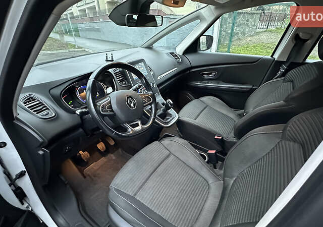 Белый Рено Гранд Сценик, объемом двигателя 1.46 л и пробегом 221 тыс. км за 16500 $, фото 7 на Automoto.ua