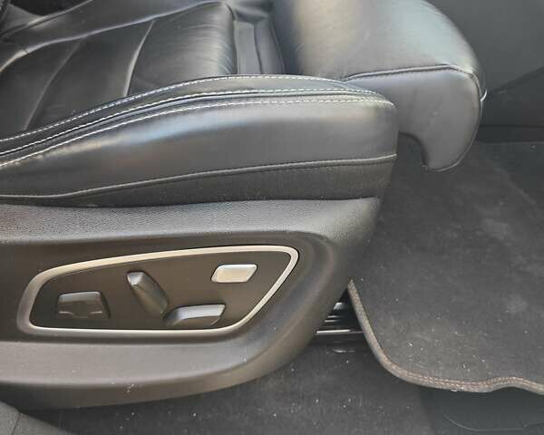 Белый Рено Гранд Сценик, объемом двигателя 1.5 л и пробегом 170 тыс. км за 14503 $, фото 4 на Automoto.ua