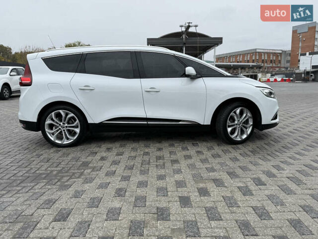 Белый Рено Гранд Сценик, объемом двигателя 1.5 л и пробегом 210 тыс. км за 16400 $, фото 2 на Automoto.ua