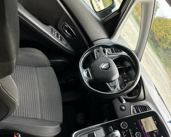 Белый Рено Гранд Сценик, объемом двигателя 1.7 л и пробегом 199 тыс. км за 15600 $, фото 41 на Automoto.ua