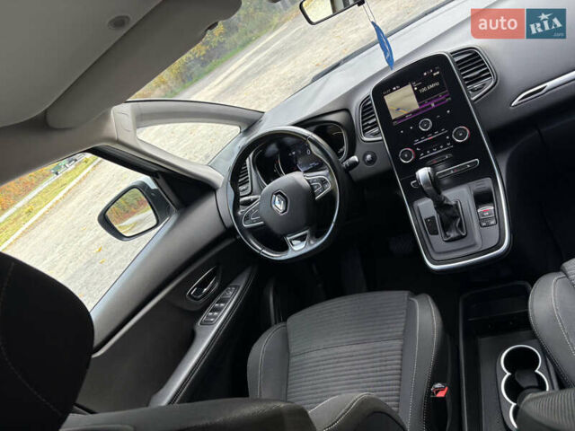 Белый Рено Гранд Сценик, объемом двигателя 1.7 л и пробегом 199 тыс. км за 15600 $, фото 45 на Automoto.ua