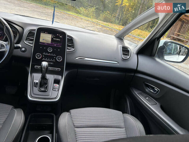 Белый Рено Гранд Сценик, объемом двигателя 1.7 л и пробегом 199 тыс. км за 15600 $, фото 42 на Automoto.ua