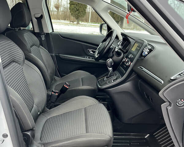 Білий Рено Гранд Сценік, об'ємом двигуна 1.7 л та пробігом 157 тис. км за 15850 $, фото 35 на Automoto.ua