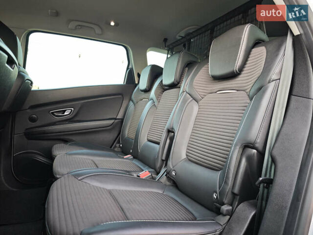 Белый Рено Гранд Сценик, объемом двигателя 1.7 л и пробегом 170 тыс. км за 17999 $, фото 45 на Automoto.ua