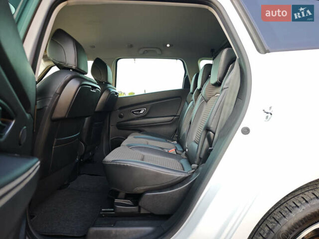 Белый Рено Гранд Сценик, объемом двигателя 1.7 л и пробегом 170 тыс. км за 17999 $, фото 44 на Automoto.ua