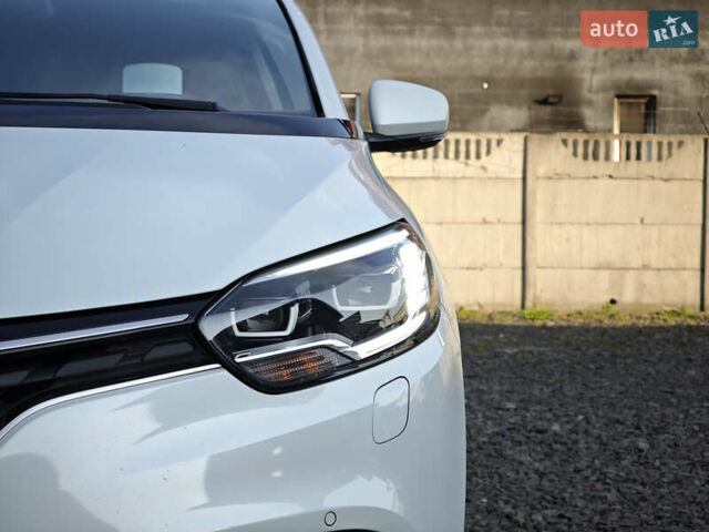 Белый Рено Гранд Сценик, объемом двигателя 1.7 л и пробегом 170 тыс. км за 17999 $, фото 11 на Automoto.ua