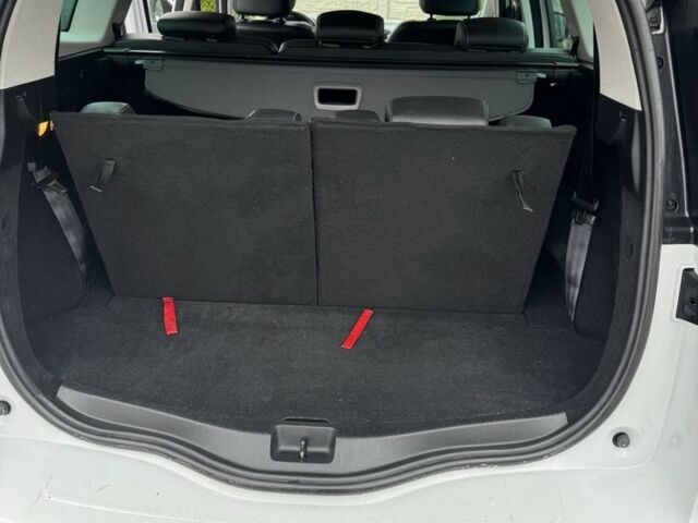 Белый Рено Гранд Сценик, объемом двигателя 1.7 л и пробегом 159 тыс. км за 15800 $, фото 9 на Automoto.ua