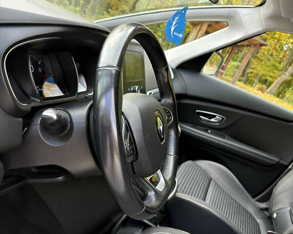 Белый Рено Гранд Сценик, объемом двигателя 1.7 л и пробегом 199 тыс. км за 15600 $, фото 32 на Automoto.ua