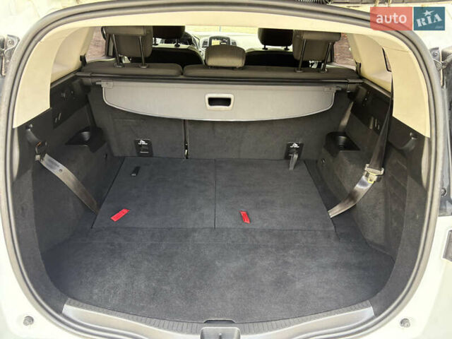 Белый Рено Гранд Сценик, объемом двигателя 1.7 л и пробегом 199 тыс. км за 15550 $, фото 54 на Automoto.ua