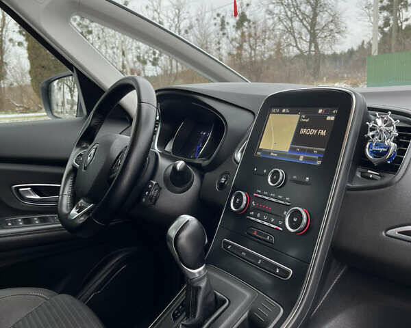 Білий Рено Гранд Сценік, об'ємом двигуна 1.7 л та пробігом 157 тис. км за 15850 $, фото 37 на Automoto.ua