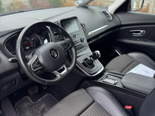 Белый Рено Гранд Сценик, объемом двигателя 1.7 л и пробегом 159 тыс. км за 15800 $, фото 4 на Automoto.ua