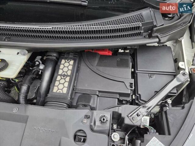 Білий Рено Гранд Сценік, об'ємом двигуна 0 л та пробігом 192 тис. км за 16500 $, фото 29 на Automoto.ua