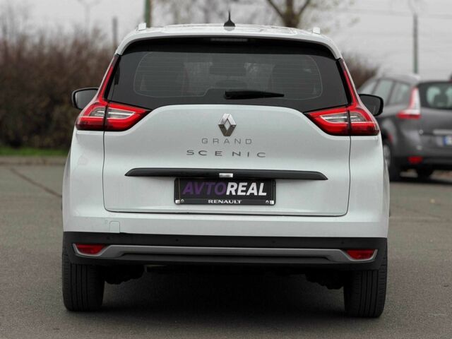 Белый Рено Гранд Сценик, объемом двигателя 1.7 л и пробегом 230 тыс. км за 16800 $, фото 7 на Automoto.ua