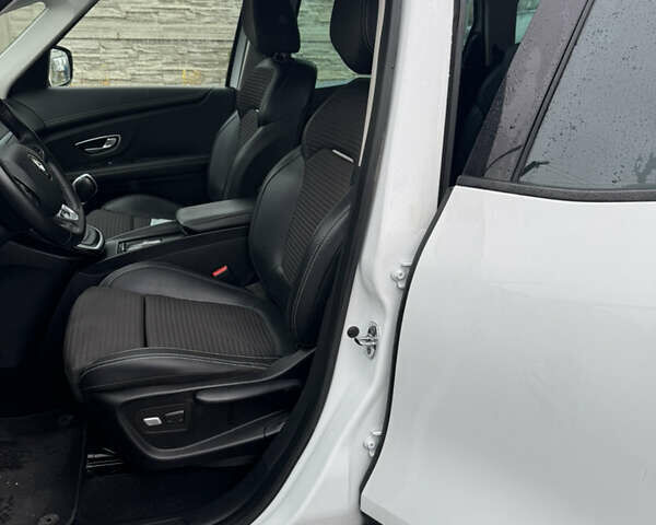 Белый Рено Гранд Сценик, объемом двигателя 0 л и пробегом 159 тыс. км за 15800 $, фото 16 на Automoto.ua