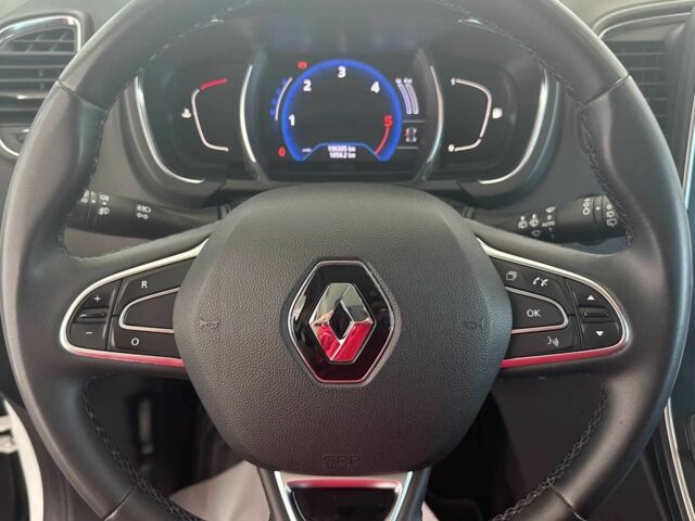 Белый Рено Гранд Сценик, объемом двигателя 1.7 л и пробегом 196 тыс. км за 16450 $, фото 7 на Automoto.ua