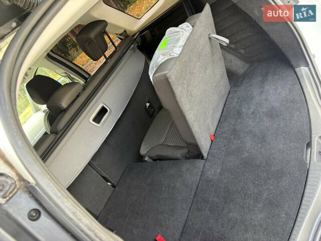 Белый Рено Гранд Сценик, объемом двигателя 1.7 л и пробегом 199 тыс. км за 15550 $, фото 56 на Automoto.ua