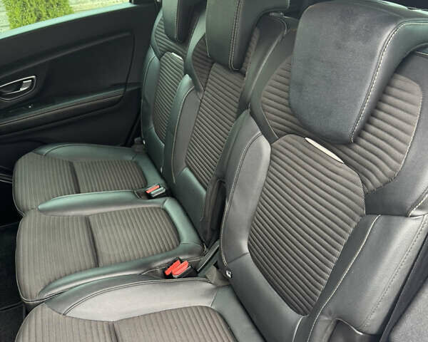 Белый Рено Гранд Сценик, объемом двигателя 0 л и пробегом 159 тыс. км за 15800 $, фото 8 на Automoto.ua