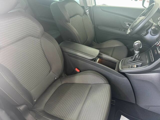 Белый Рено Гранд Сценик, объемом двигателя 1.7 л и пробегом 196 тыс. км за 16450 $, фото 12 на Automoto.ua