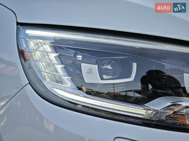 Белый Рено Гранд Сценик, объемом двигателя 1.7 л и пробегом 170 тыс. км за 17999 $, фото 12 на Automoto.ua