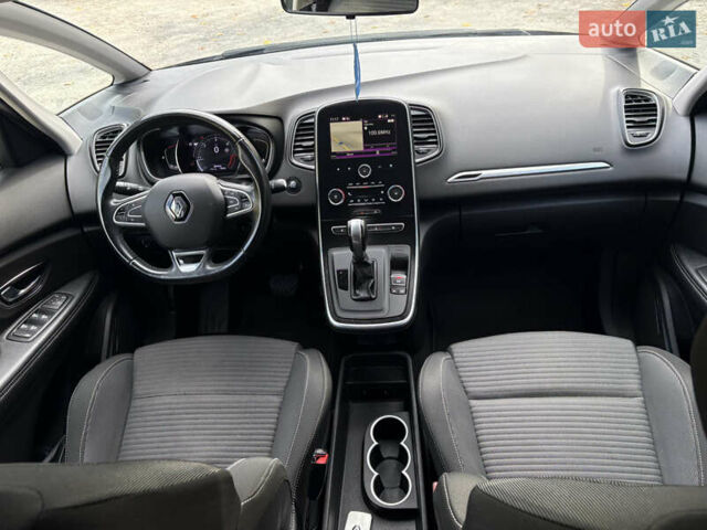 Белый Рено Гранд Сценик, объемом двигателя 1.7 л и пробегом 199 тыс. км за 15600 $, фото 43 на Automoto.ua
