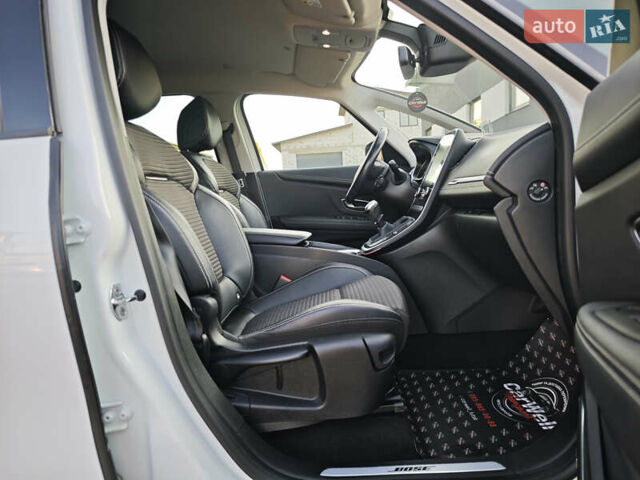 Белый Рено Гранд Сценик, объемом двигателя 1.7 л и пробегом 170 тыс. км за 17999 $, фото 59 на Automoto.ua