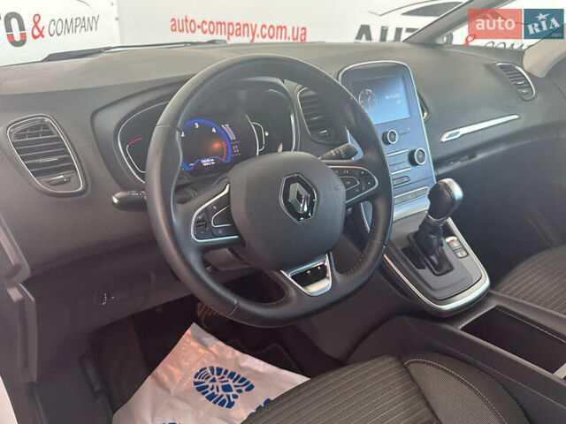 Белый Рено Гранд Сценик, объемом двигателя 1.7 л и пробегом 196 тыс. км за 16450 $, фото 6 на Automoto.ua