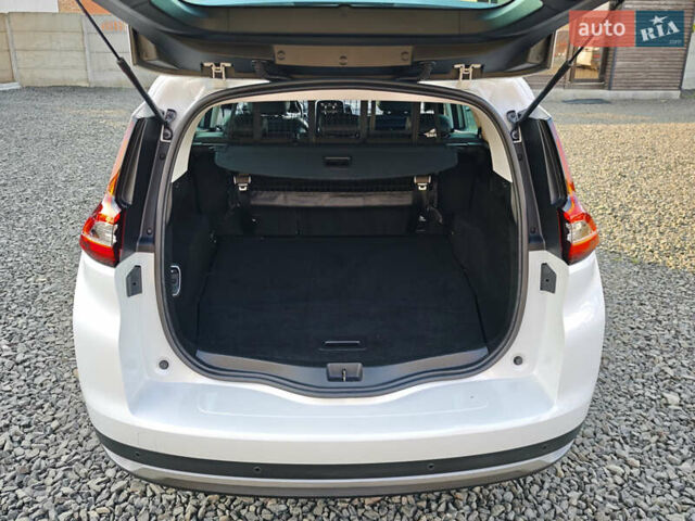 Белый Рено Гранд Сценик, объемом двигателя 1.7 л и пробегом 170 тыс. км за 17999 $, фото 50 на Automoto.ua