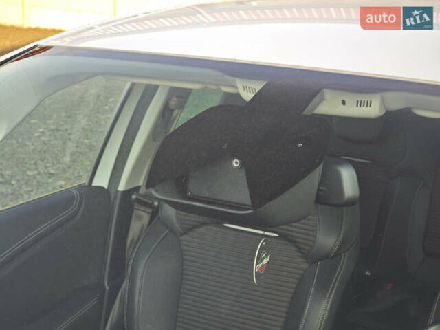 Белый Рено Гранд Сценик, объемом двигателя 1.7 л и пробегом 170 тыс. км за 17999 $, фото 15 на Automoto.ua