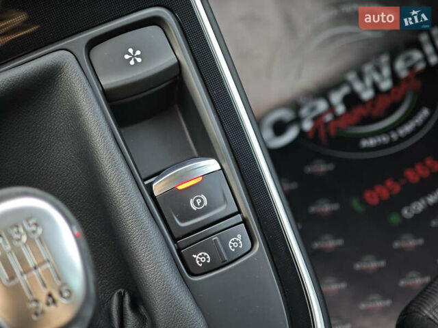 Белый Рено Гранд Сценик, объемом двигателя 1.7 л и пробегом 170 тыс. км за 17999 $, фото 41 на Automoto.ua