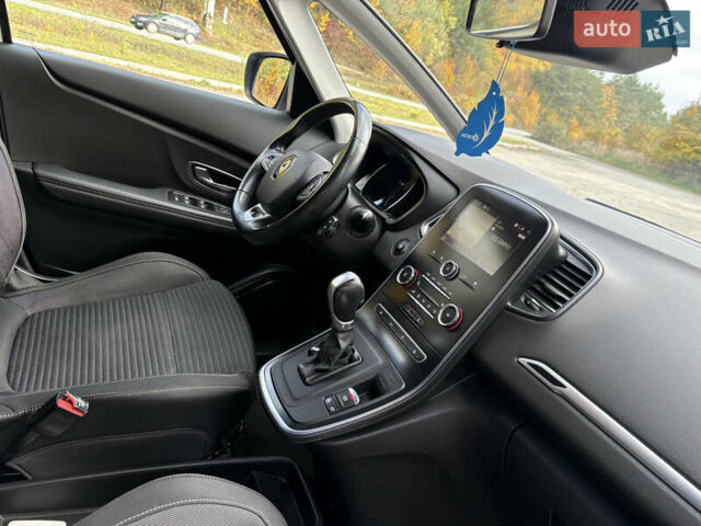 Белый Рено Гранд Сценик, объемом двигателя 1.7 л и пробегом 199 тыс. км за 15550 $, фото 37 на Automoto.ua