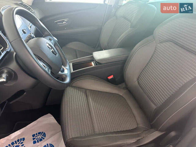 Білий Рено Гранд Сценік, об'ємом двигуна 1.7 л та пробігом 196 тис. км за 15950 $, фото 7 на Automoto.ua