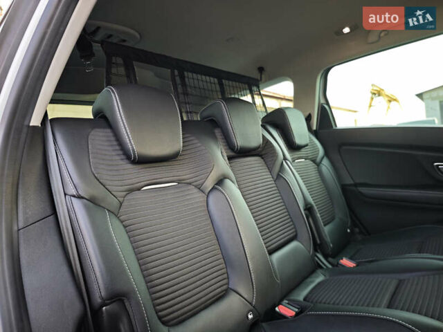 Белый Рено Гранд Сценик, объемом двигателя 1.7 л и пробегом 170 тыс. км за 17999 $, фото 57 на Automoto.ua