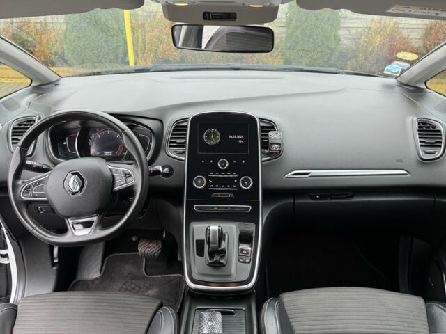 Белый Рено Гранд Сценик, объемом двигателя 1.7 л и пробегом 159 тыс. км за 15800 $, фото 12 на Automoto.ua