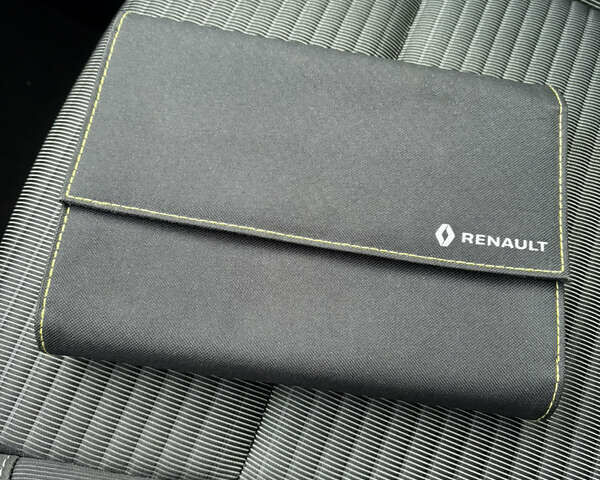 Белый Рено Гранд Сценик, объемом двигателя 1.7 л и пробегом 199 тыс. км за 15600 $, фото 82 на Automoto.ua