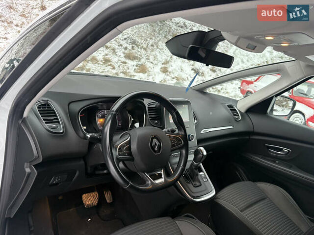 Белый Рено Гранд Сценик, объемом двигателя 1.7 л и пробегом 199 тыс. км за 15600 $, фото 31 на Automoto.ua