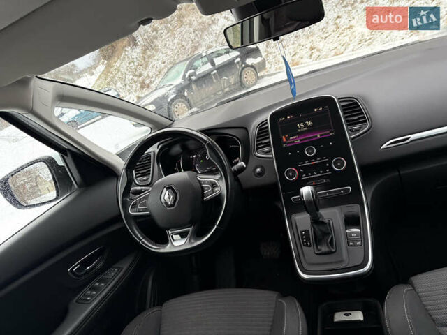 Белый Рено Гранд Сценик, объемом двигателя 1.7 л и пробегом 199 тыс. км за 15600 $, фото 67 на Automoto.ua