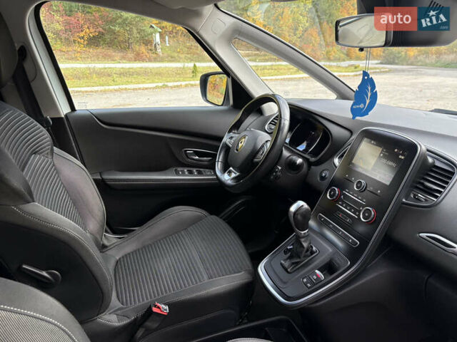 Белый Рено Гранд Сценик, объемом двигателя 1.7 л и пробегом 199 тыс. км за 15600 $, фото 37 на Automoto.ua