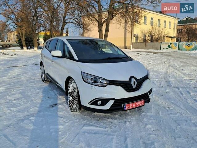 Белый Рено Гранд Сценик, объемом двигателя 1.87 л и пробегом 155 тыс. км за 16848 $, фото 5 на Automoto.ua