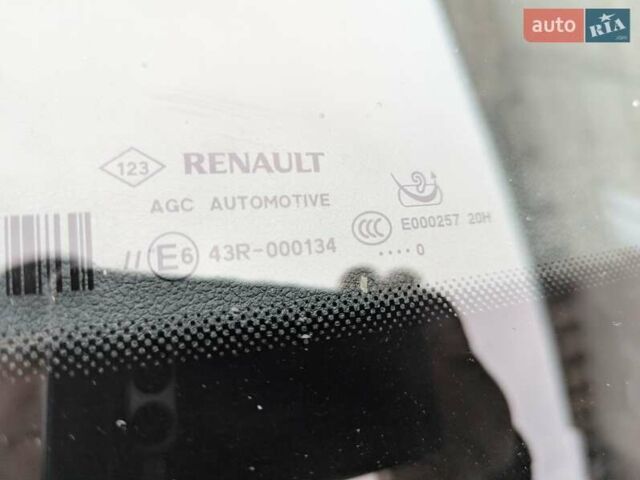 Белый Рено Гранд Сценик, объемом двигателя 1.7 л и пробегом 111 тыс. км за 16100 $, фото 16 на Automoto.ua