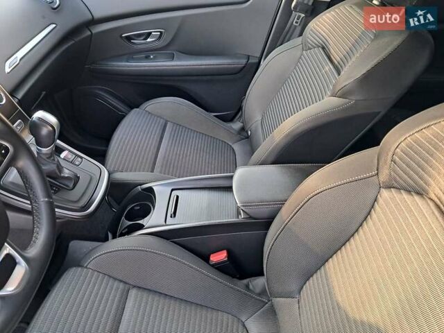 Белый Рено Гранд Сценик, объемом двигателя 1.87 л и пробегом 155 тыс. км за 16848 $, фото 56 на Automoto.ua