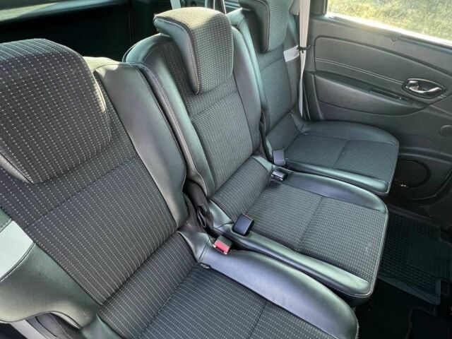 Білий Рено Гранд Сценік, об'ємом двигуна 1.6 л та пробігом 182 тис. км за 9100 $, фото 5 на Automoto.ua