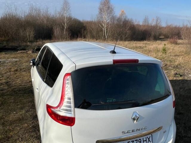 Білий Рено Гранд Сценік, об'ємом двигуна 1.6 л та пробігом 182 тис. км за 9100 $, фото 2 на Automoto.ua