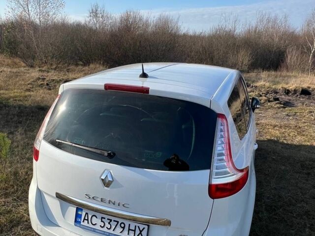 Білий Рено Гранд Сценік, об'ємом двигуна 1.6 л та пробігом 182 тис. км за 9100 $, фото 3 на Automoto.ua