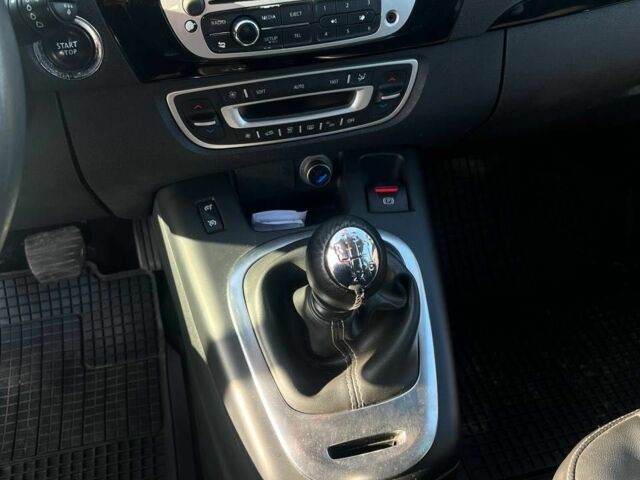 Білий Рено Гранд Сценік, об'ємом двигуна 1.6 л та пробігом 182 тис. км за 9100 $, фото 6 на Automoto.ua