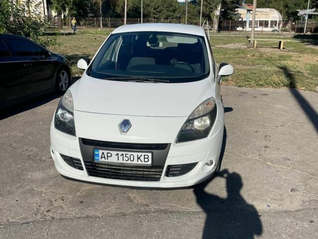 Белый Рено Гранд Сценик, объемом двигателя 1.5 л и пробегом 250 тыс. км за 7200 $, фото 7 на Automoto.ua